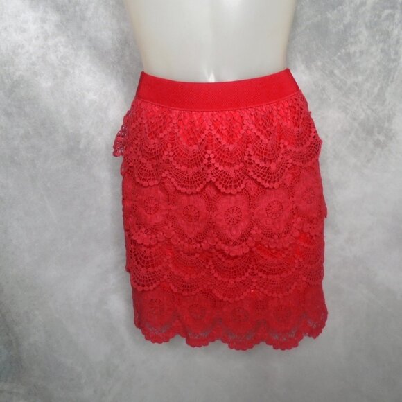 Mini Pencil Skirt Red Lace! for a Special Date - Picture 2 of 8